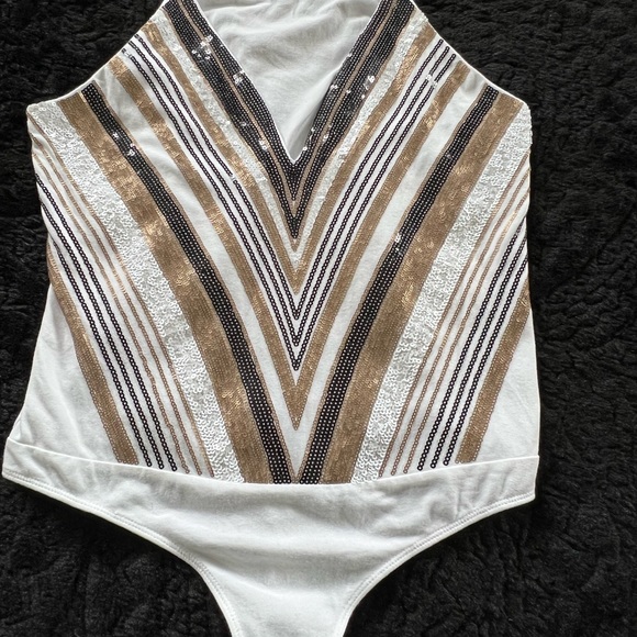 Express Sequin Bodysuit - Picture 4 of 7